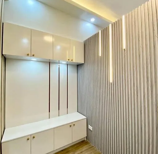 Unit With Balcony Apartment